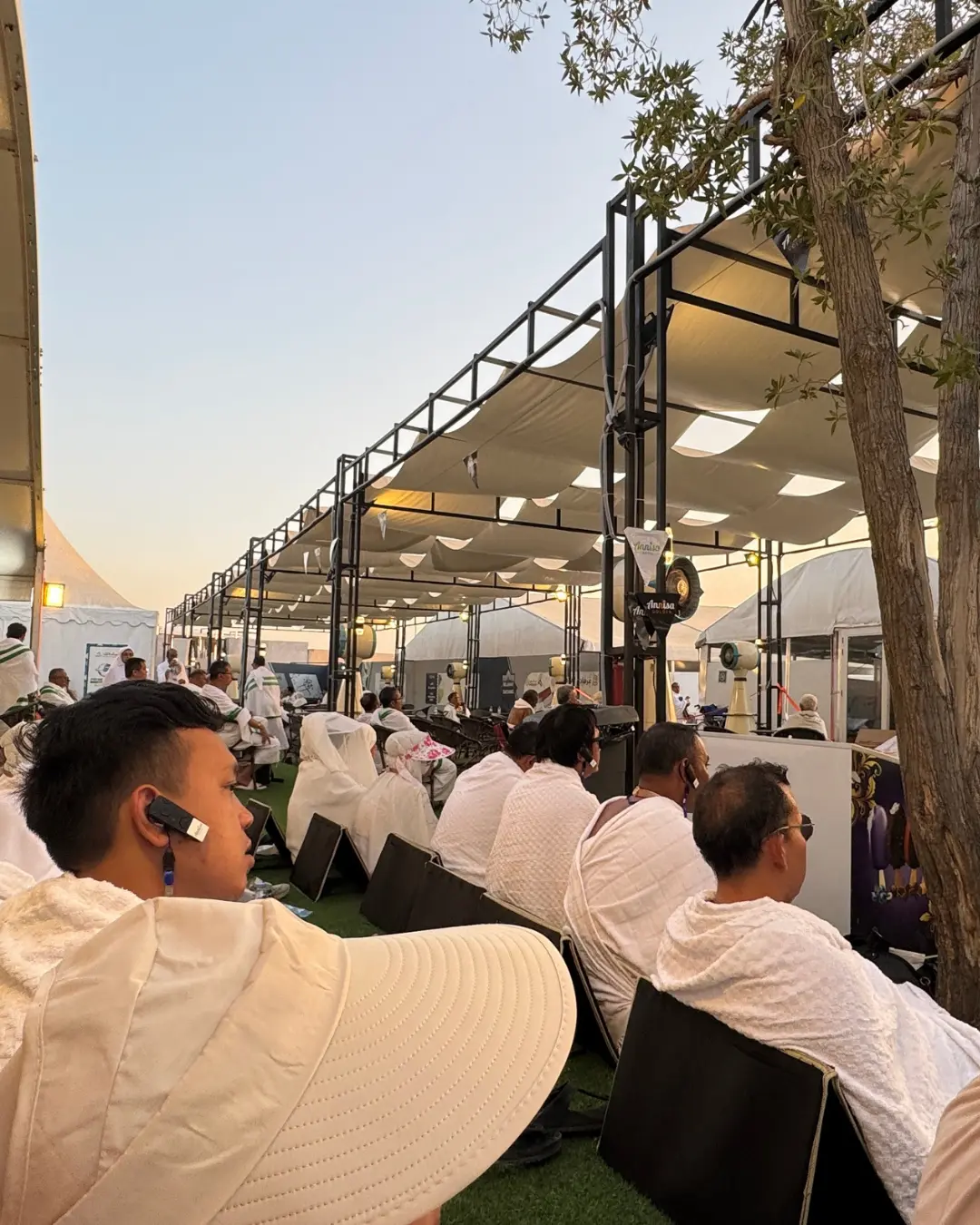 Depan Tenda VIP Jamaah Haji Annisa Travel