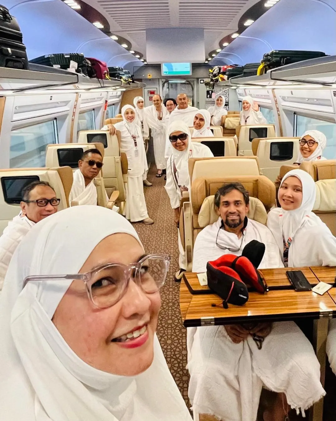Jamaah Annisa Travel menuju Mekkah dengan naik kereta cepat Al Haramain