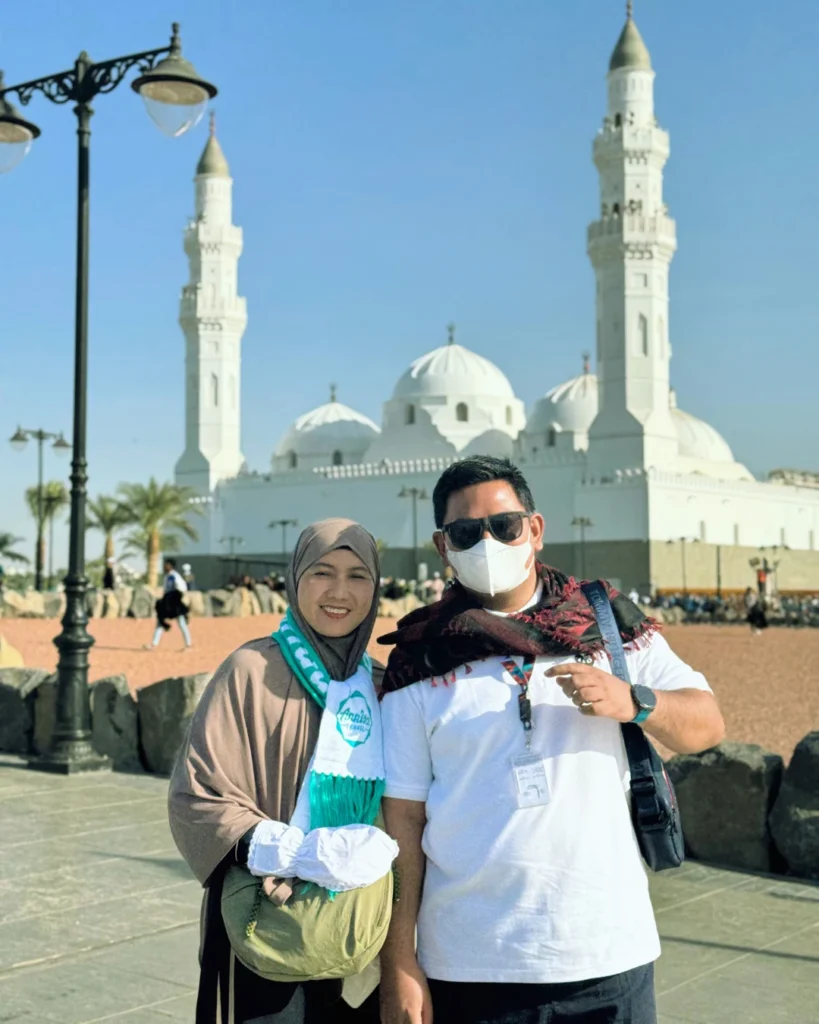 Umroh 2 Orang Bersama Pasangan