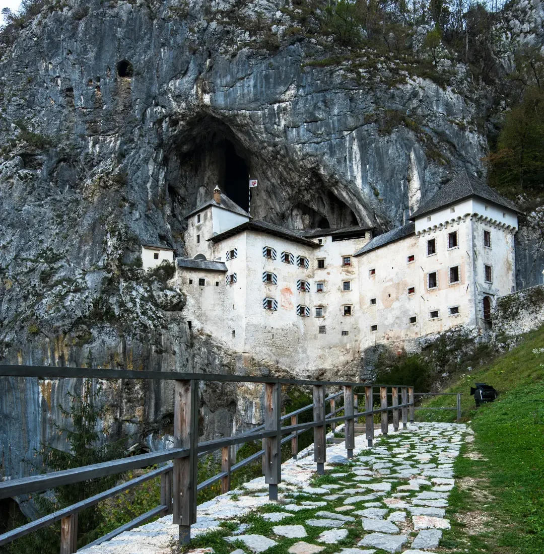 Kastil Predjama